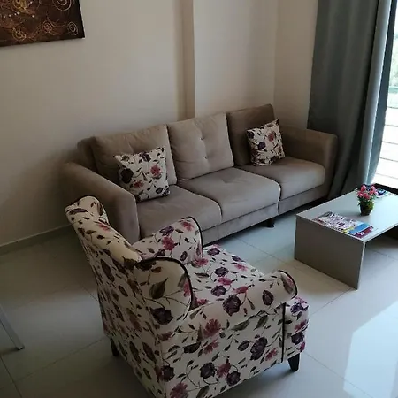 Aqua Royal Alexus Luxury 아파트 키레니아