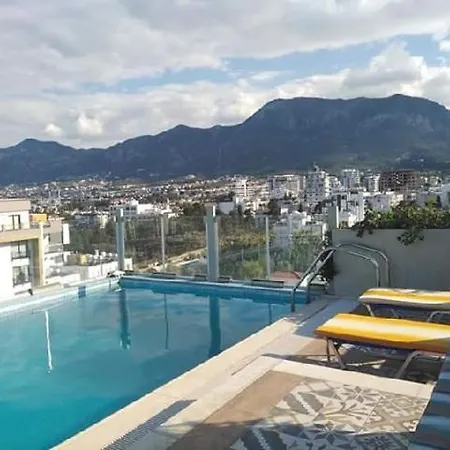 Aqua Royal Alexus Luxury アパート