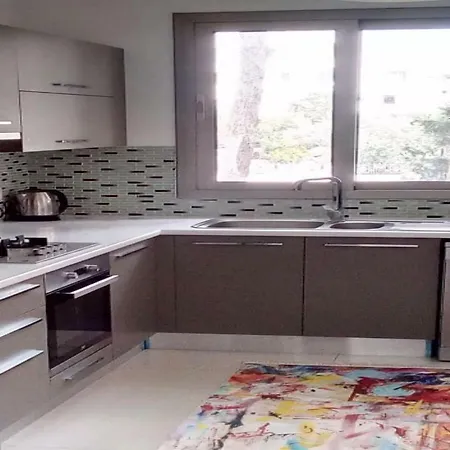 Aqua Royal Alexus Luxury アパート