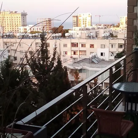 Aqua Royal Alexus Luxury アパート