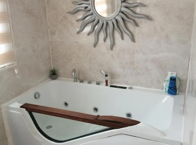 Aqua Royal Alexus Luxury Apartmán *